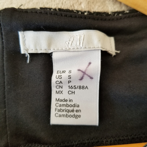 👠 H&M Black Speckled Peplum Bell Cuff Top - Picture 7 of 10